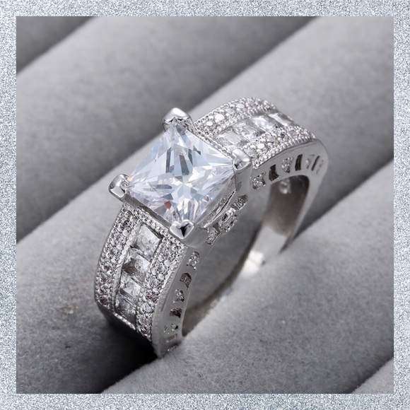 💍Stunning Silver Plated CZ Wedding Band💍 - Picture 4 of 4